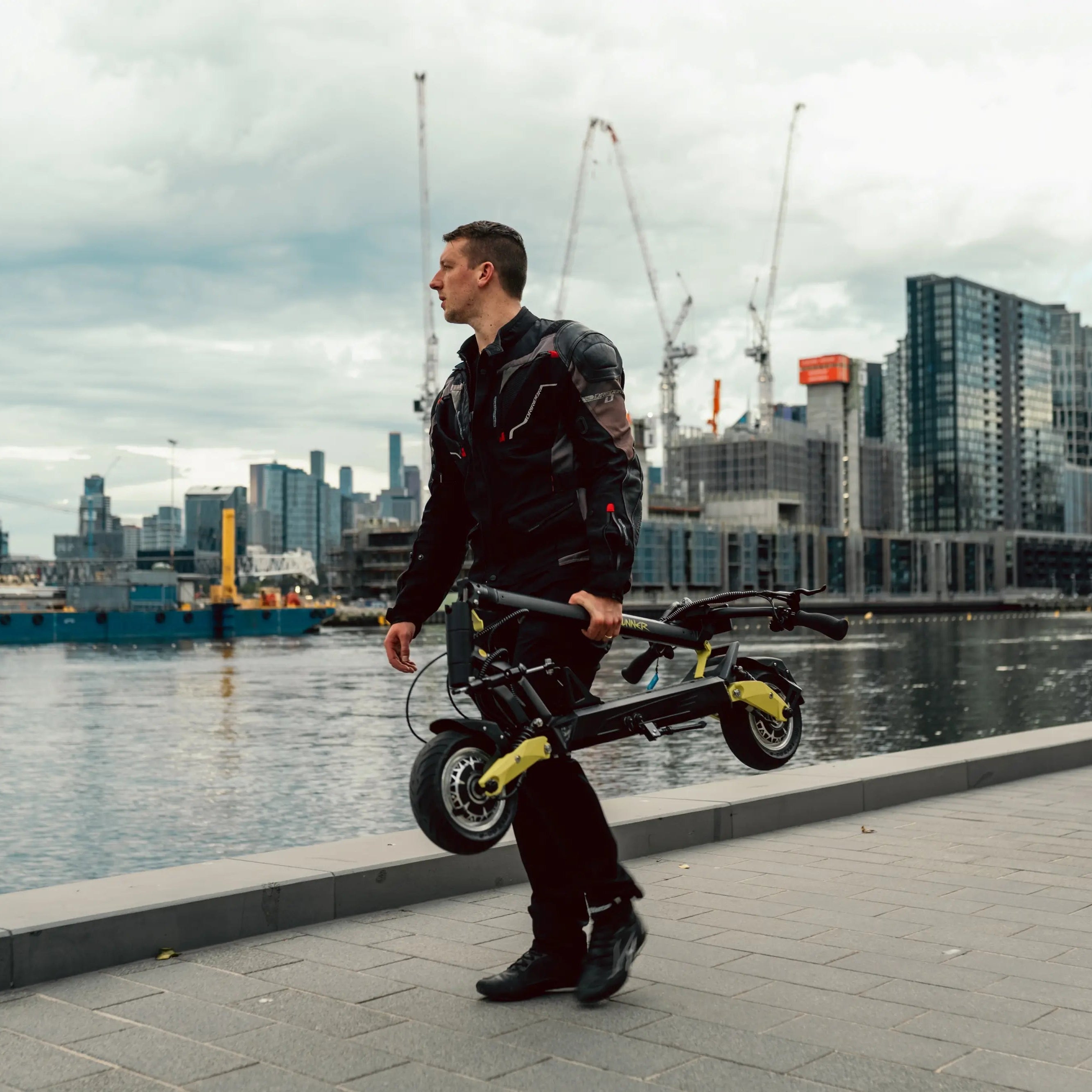 EDGERUNNER HIGH-PERFORMANCE DUAL MOTOR ELECTRIC SCOOTER