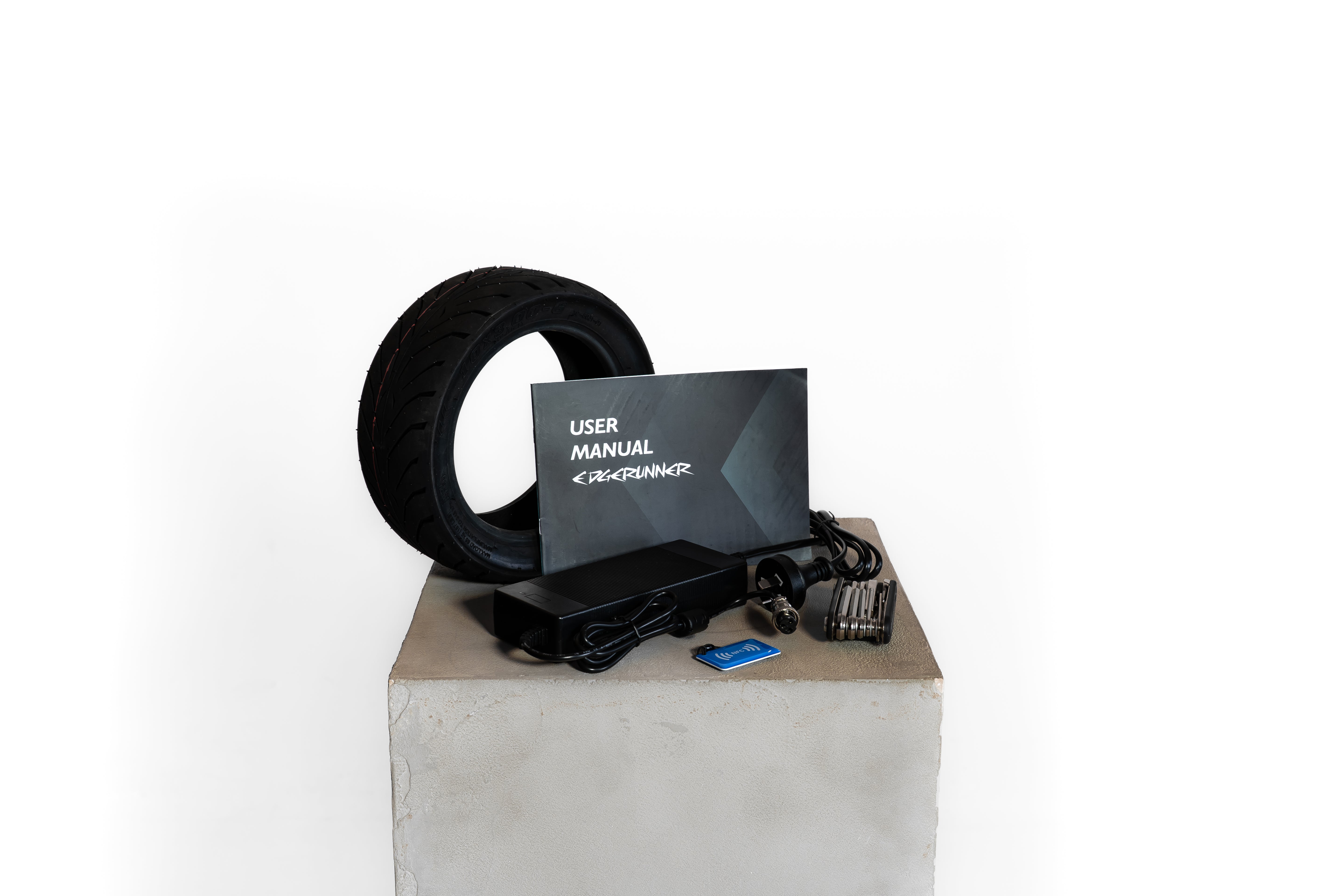 EDGERUNNER HIGH-PERFORMANCE DUAL MOTOR ELECTRIC SCOOTER