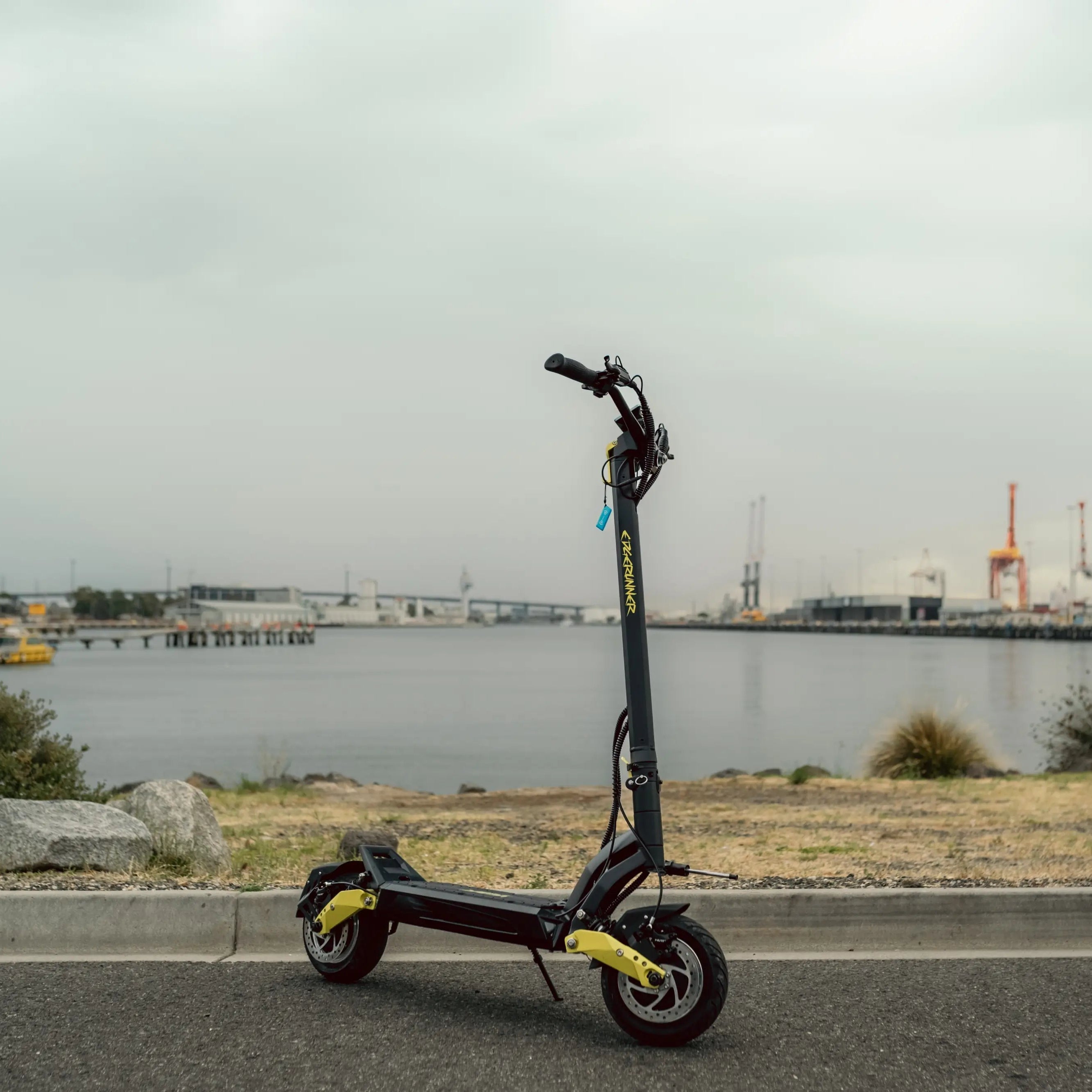 EDGERUNNER HIGH-PERFORMANCE DUAL MOTOR ELECTRIC SCOOTER