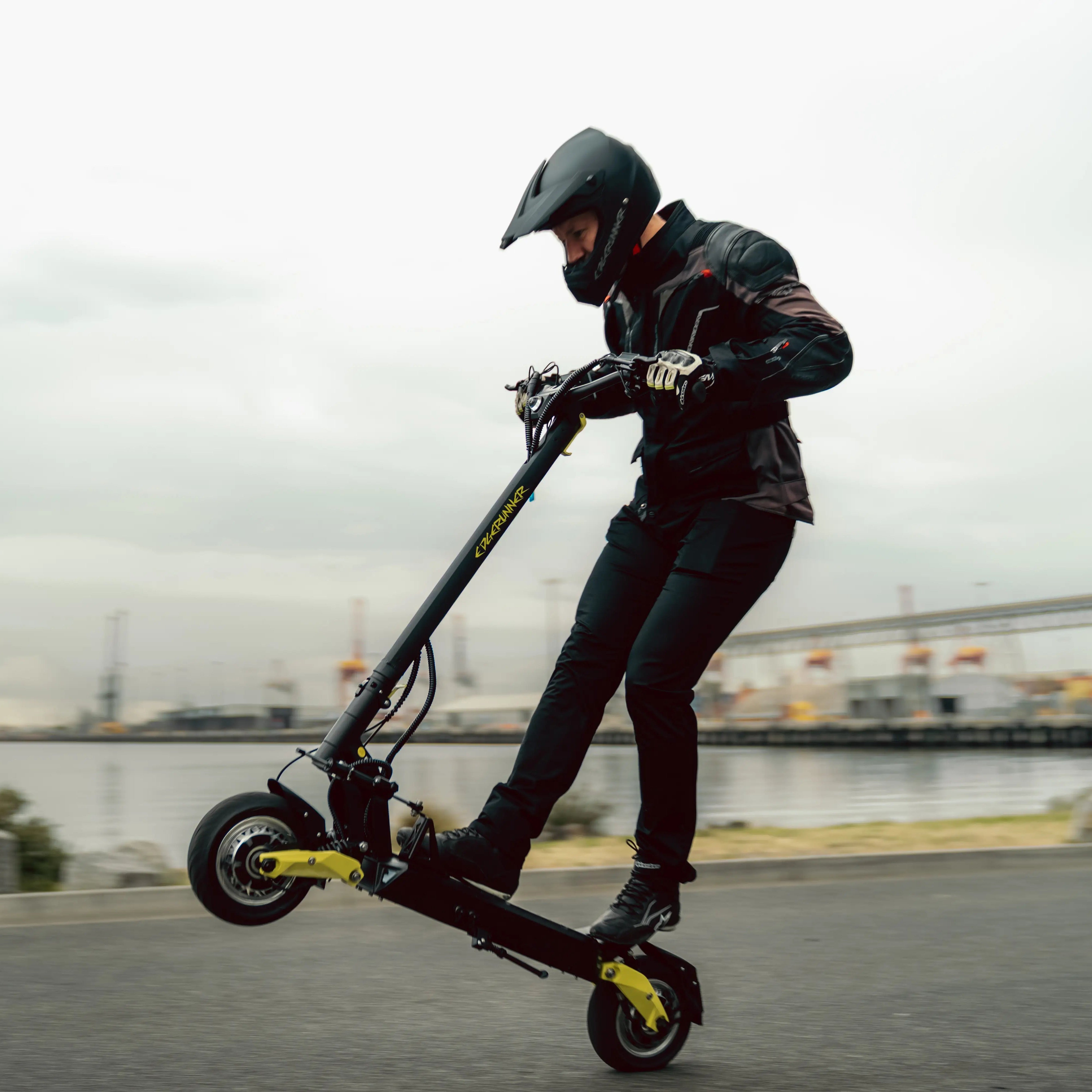 EDGERUNNER HIGH-PERFORMANCE DUAL MOTOR ELECTRIC SCOOTER