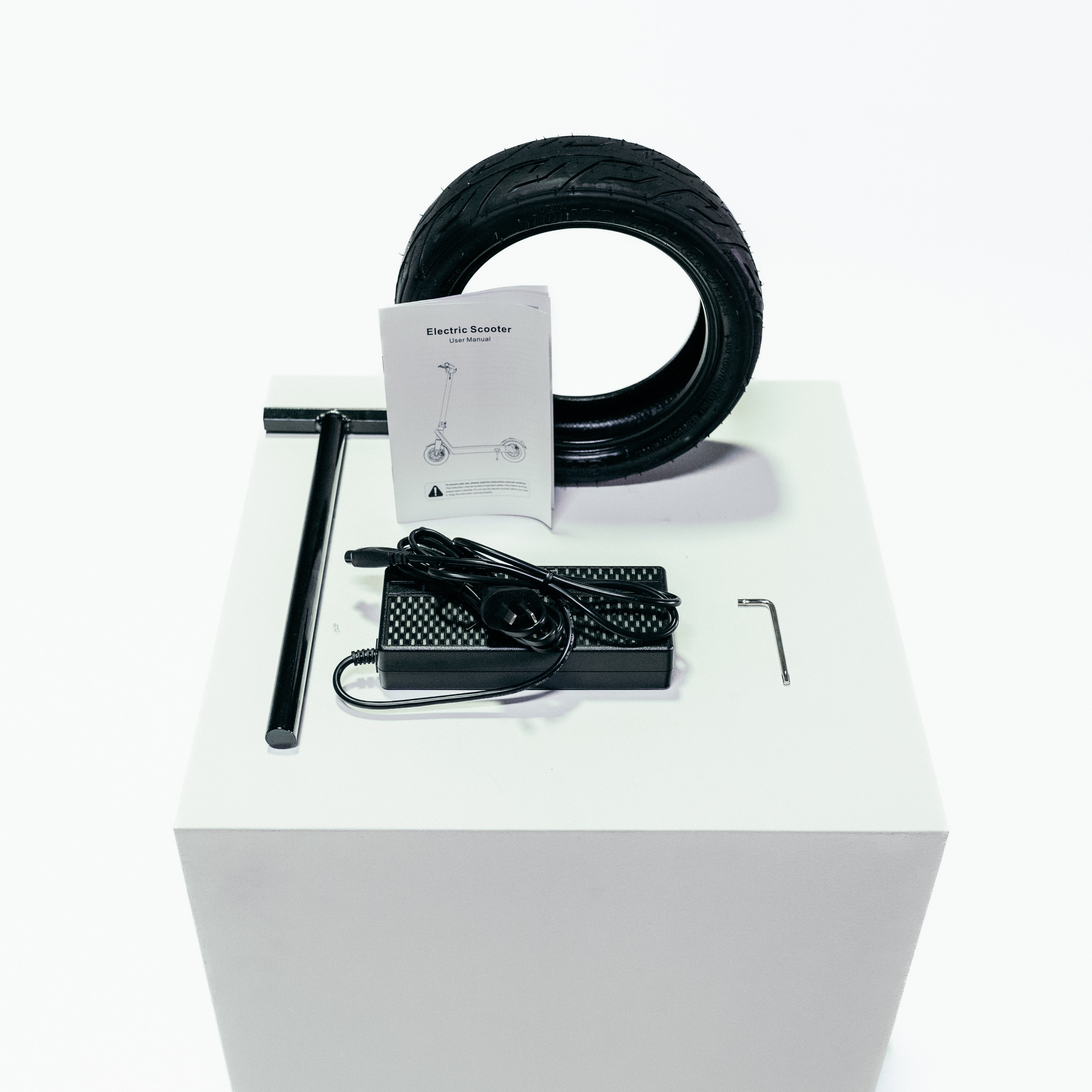 AURORA Long-Range Commuter Electric Scooter (48V)